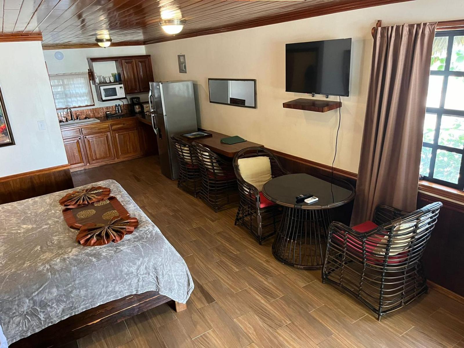 Captain Morgan'S Retreat San Pedro  Zewnętrze zdjęcie